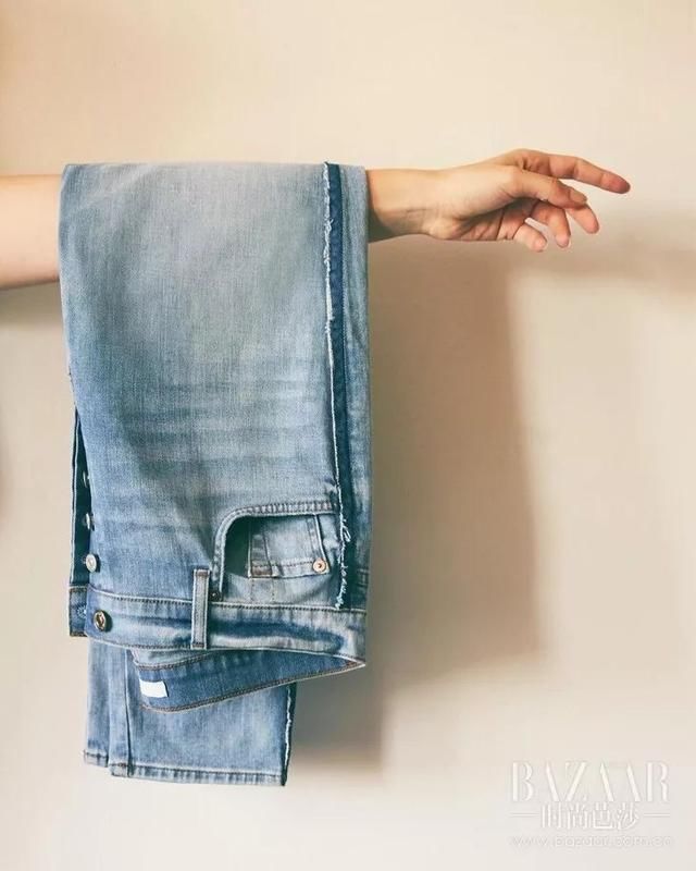 不骗你，刘雯衣橱里可能有180条牛仔裤!