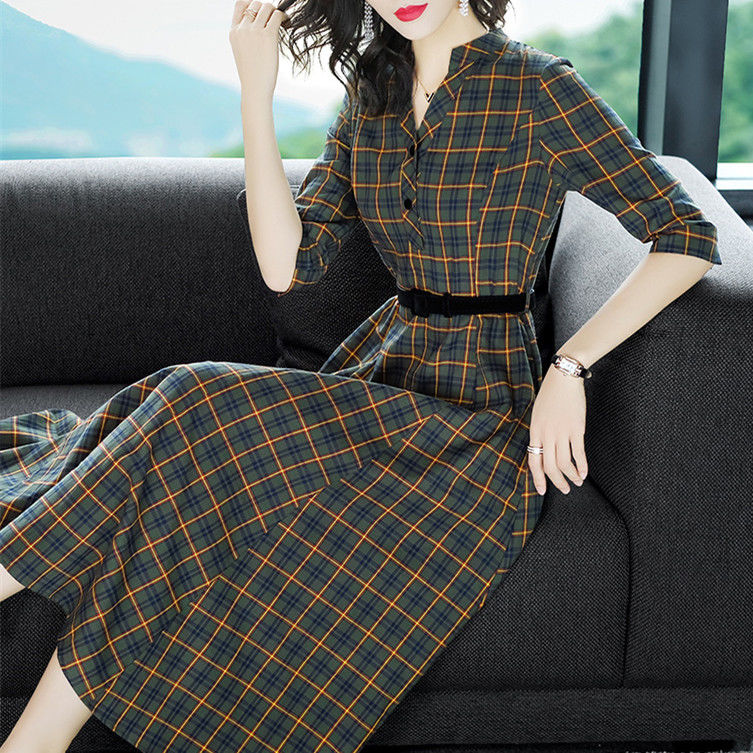 “旗袍”再美也别买，高级“绯红”裙，洋气迷人，670后穿很美