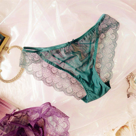 哇!今年的新式三角裤太有女人味，赶紧把我的大妈款扔了，换上它