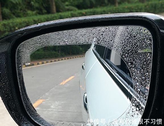 车内后视镜你真的会用吗？不少司机都用错了，老司机教你正确使用
