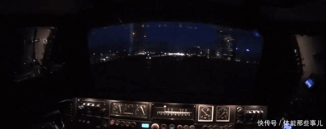 为什么火车深夜可以继续行驶，高铁却不行乘务员透露背后的原因