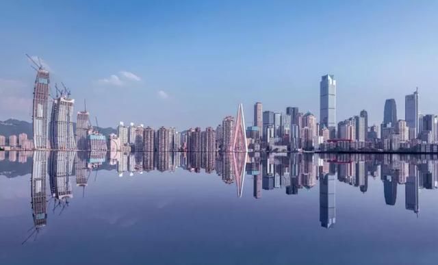 重庆是世界最大的内陆山水城市，也当下最热门的旅游打卡地之一