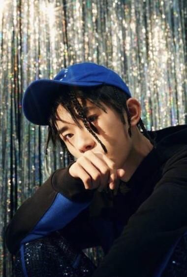 易烊千玺并未拍吻戏！官微：请相信千玺，这下粉丝放心了