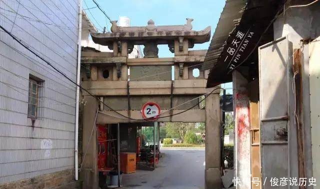 真正的历史古城，一条路上的古籍都要赶上故宫了