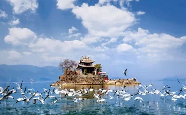 女人一定要去的12个旅行地，争取每年去一个，可好？