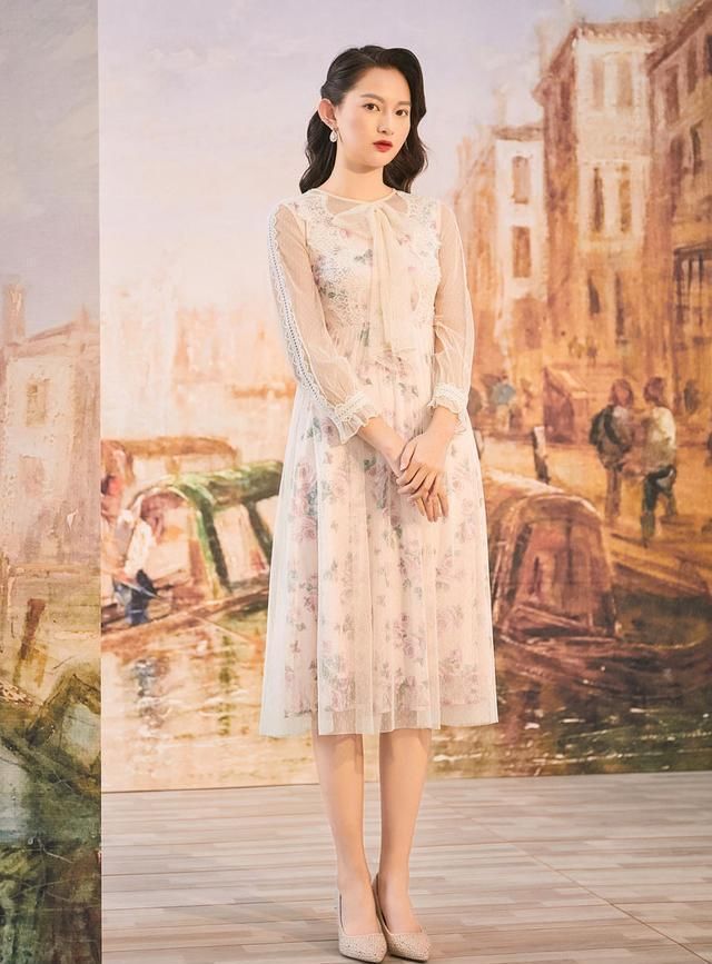  #复古#最近火了一种裙子叫“民国裙”，温婉减龄，轻易美成初恋模样！