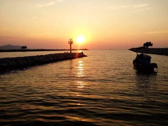 曼谷致命吸引力正是热带风光、佛教文化、民间风俗三者的叠加