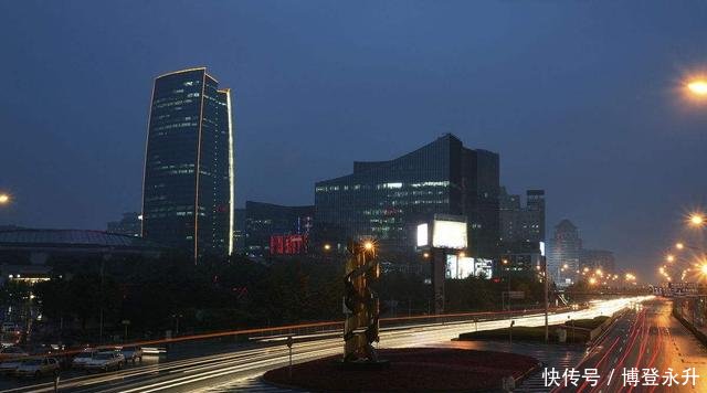 中国大陆实力第一城实力被评世界第4,富翁总数广东全省还多