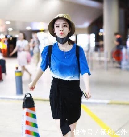 冯提莫真厉害, 150的身高穿包臀裙, 却给人170的气场