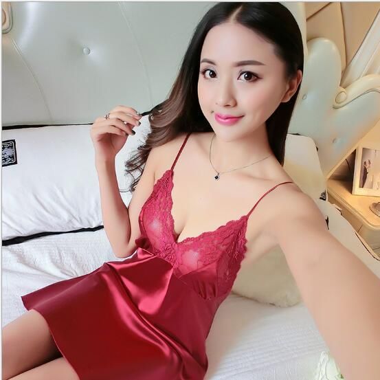 女人洗澡后穿这样的文胸，老公见了离不开眼，简单太迷人了