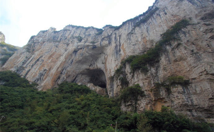 贵州有个900米山洞，连接着两座村庄，吴三桂曾派人在此炼火药
