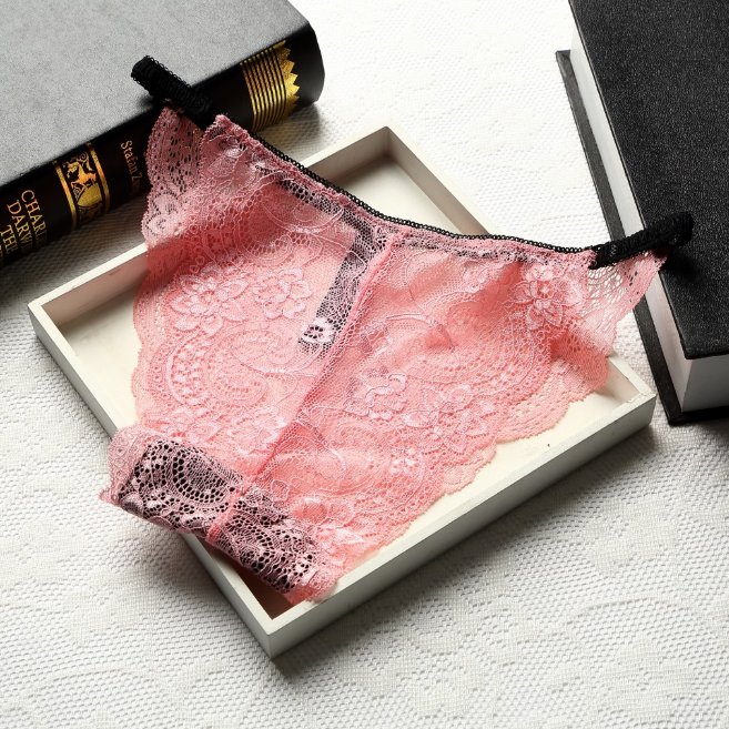 难怪媳妇把去年内内都扔了，原来今年流行这样的，比透视装还撩人