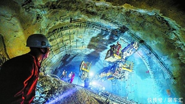 私藏在长城下深一百米的高铁站，建成后必将会惊艳全球