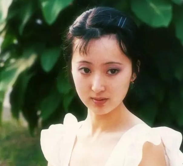 #老照片#陈晓旭这么美原来她有一个高颜值妈妈几张老照片看尽她简短一生