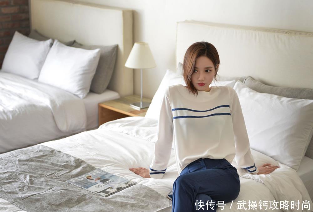 肉丝高跟搭的配小西裤,魔鬼身材颜值爆表,女神展现不一样性感!!