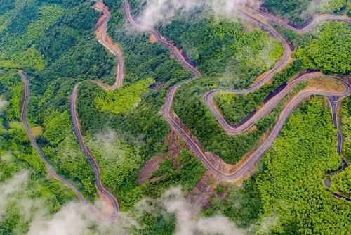 被老司机们私藏的7条绝美盘山公路，有些你连名字都没听过！