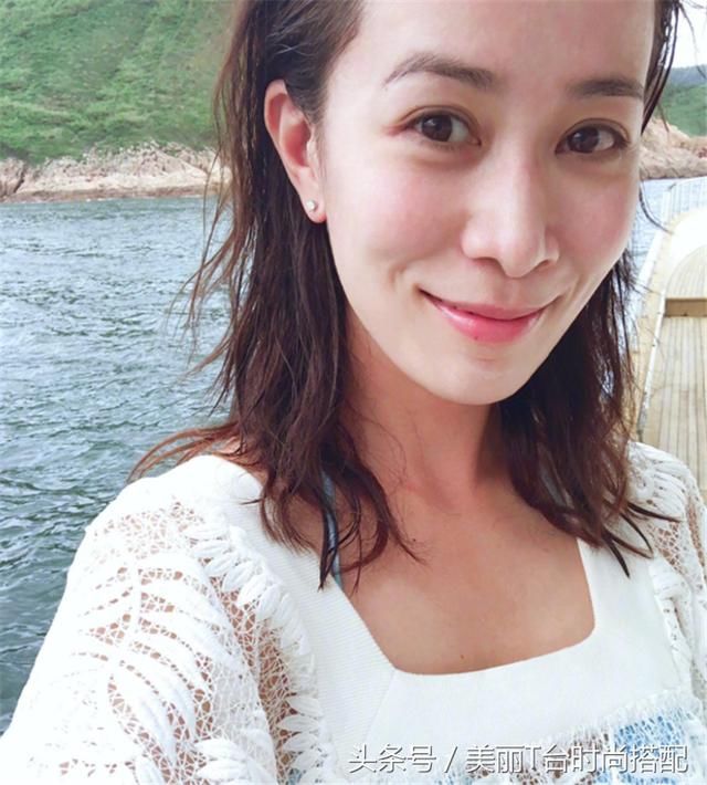 43岁的娴妃佘诗曼，没有一点老气！让明星教您这几招冻龄的法则