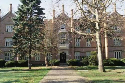 全球“最美丽”的4所大学，中国有一所高校上榜，绝对让你流连忘