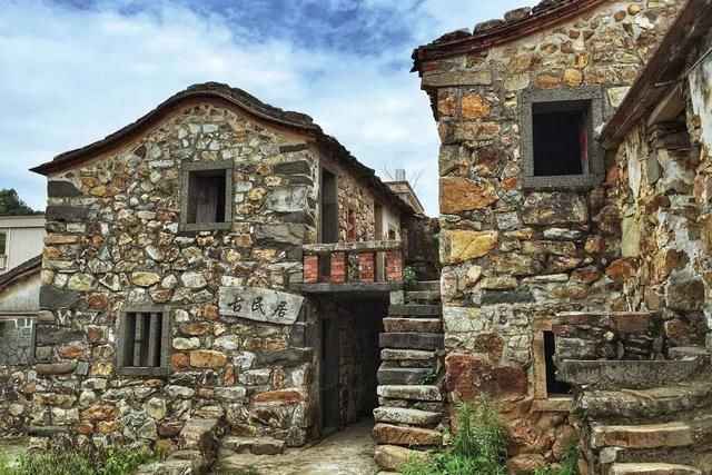 说起中国的建筑，那真是一绝，国内这些奇特建筑村庄你都去过吗？