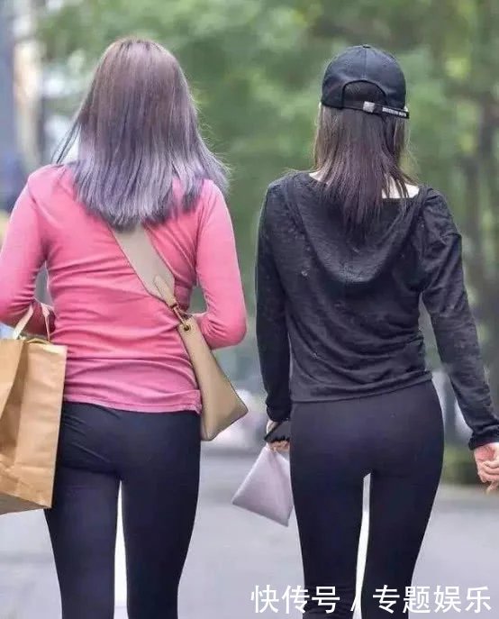 你以为怎么穿都好看的紧身打底裤，其实一样挑搭配