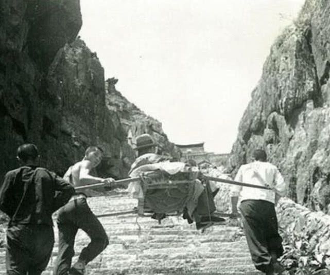 山东省泰安市老照片，1940年左右“五岳独尊”泰山