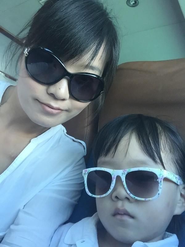 带上两个小宝去三亚旅游,吃三亚的海鲜