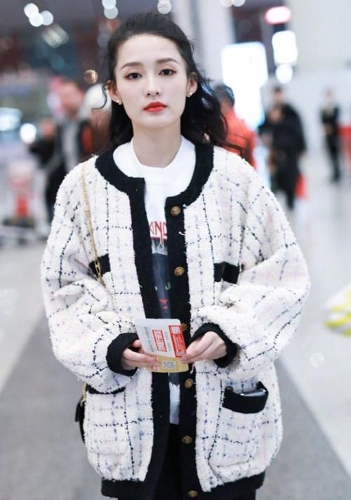 『感觉』李沁为什么一直留长发？看到她短发的模样，竟美回了16岁的感觉