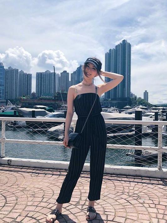 邓紫棋瘦出新高度, 穿牛仔短裤腿长一米八, 无修图照样惊艳!