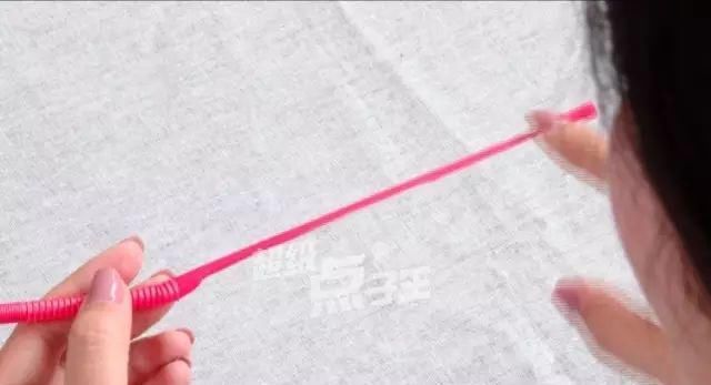  吸管|喝完饮料吸管别扔，做一条会动的毛毛虫！孩子抢着玩~