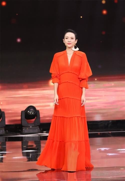  「长度的裙子」女生身高不足158，尽量别穿这4种长度的“裙子”，看着显矮又拖沓