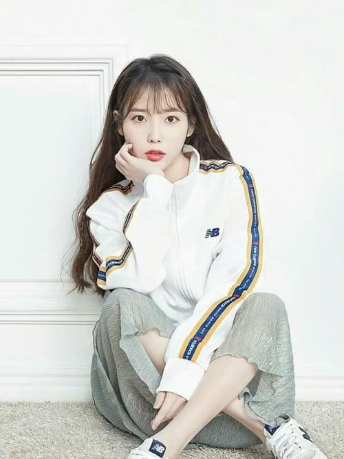  『IU』粉丝晒IU与爸爸合影，感慨长大也要请爱豆当代言人