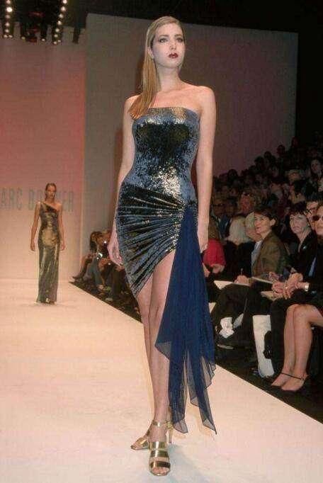 伊万卡早年走秀绝版照,拥有魔鬼一般身材,可是却毫无美感!