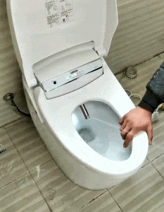  「差距」搞笑GIF：这大概就是爱情吧，身高差距不重要