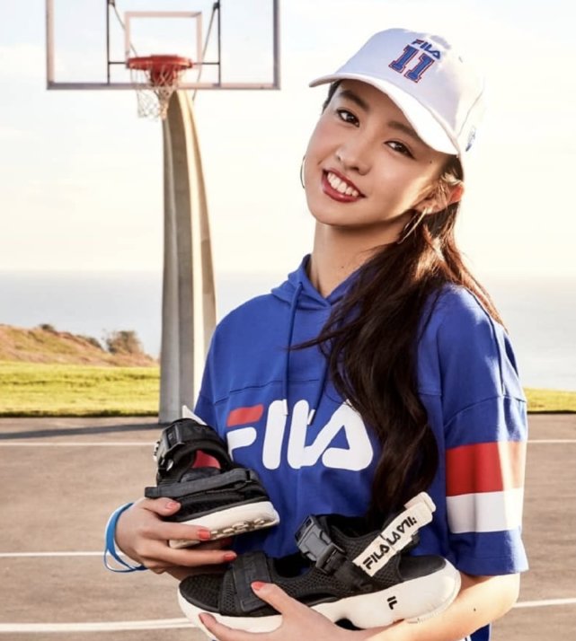 「轻松」17岁木村光希,拥有黄金比例身材,多种风格轻松驾驭