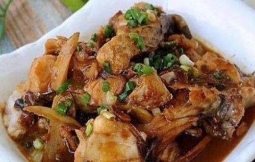 万能炖鱼法，不管是什么鱼，照这个方法炖，保证味美鲜香无腥味