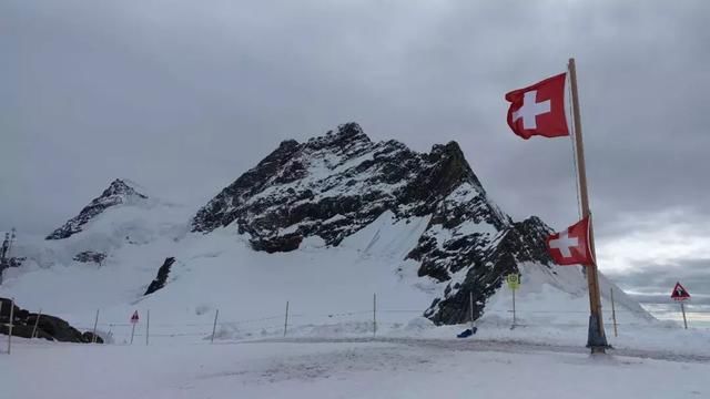 阿尔卑斯冰原列车，踏上瑞士最美风景之旅