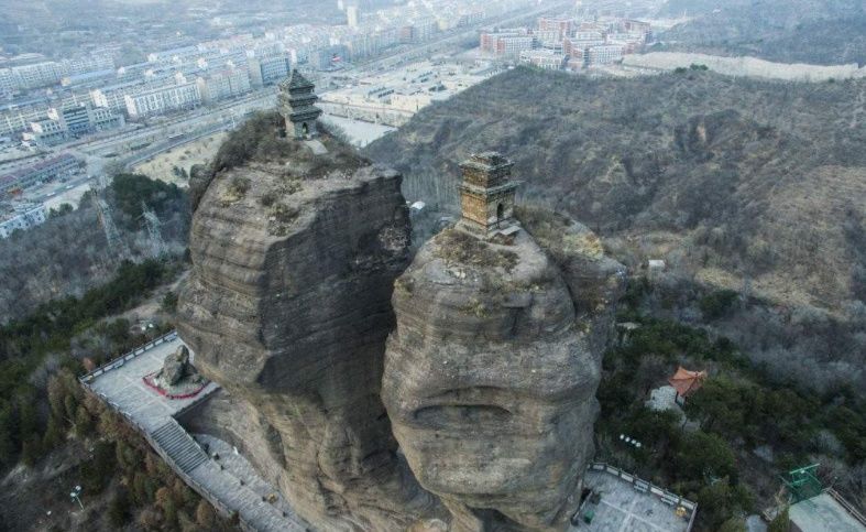 世界未解之谜:石柱上的神秘双塔是怎样建成的?至今无人解释清楚