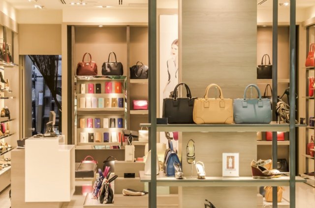 『市商业联合』LV、乐高、戴森在沪出新品，上海缘何成品牌首发首选地？