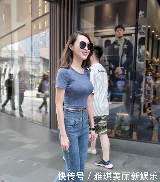  舒适度：牛仔裤随性大方，还凸显优越的身材