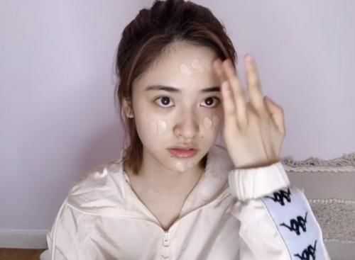 『气质』化妆对女生有啥重要性沈月更博晒化妆视频,前后气质差距太明显