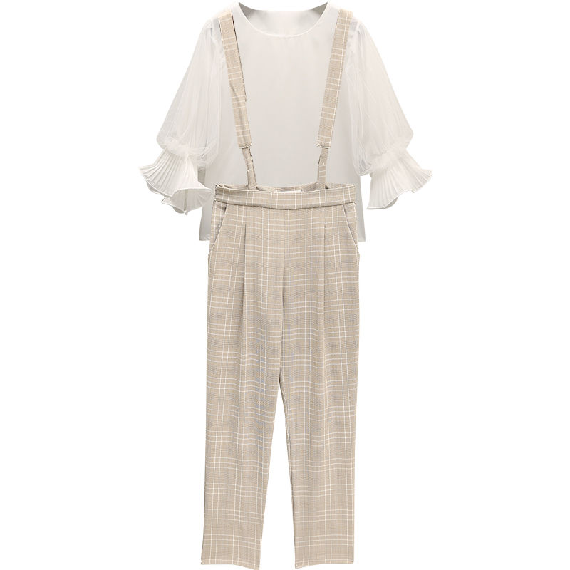 二姑真会打扮，7月新买的名媛套装，减龄漂亮，美的让人移不开眼