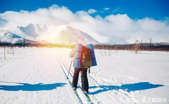以为看极光又贵又远吗?就在中国不远处,全球看极光最便宜的地方