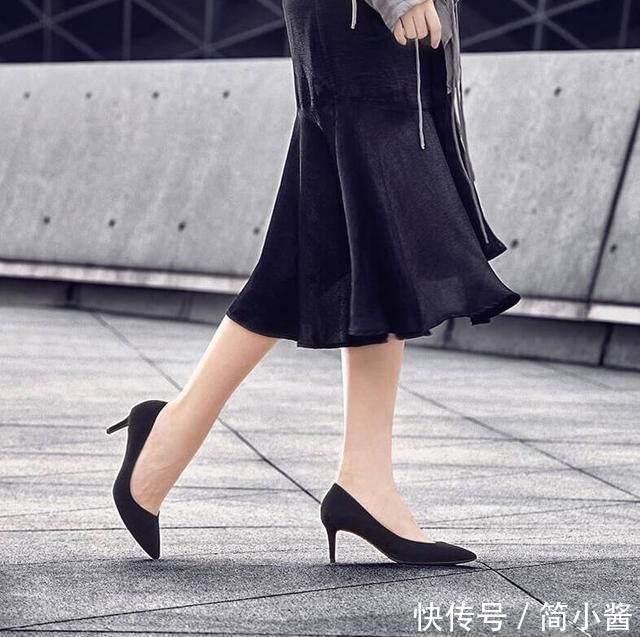 驰聘职场的自己，一双高跟鞋，美貌与舒适并存