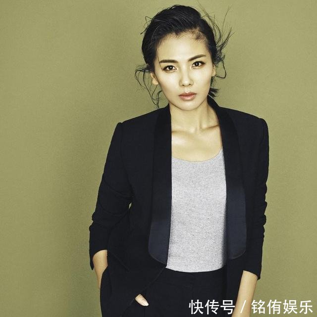 刘涛脱掉长裙后美丽一秒攻破，气质全无！网友直呼这腿辣眼睛！