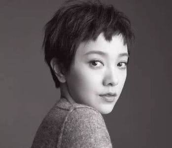 女生帅起来就没男生什么事了,周冬雨短发纯净,短发意外好看的是她