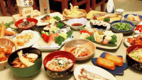 我国游客去日本玩,吃自助会选择海鲜过瘾,可日本人表示不理解!