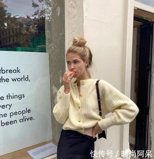  『你好』薄外套加仙女裙才是春天的打开方式，显瘦又显高，让你好看到爆