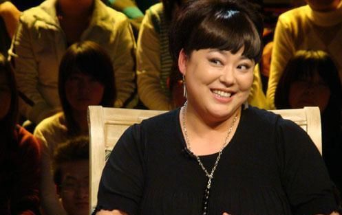  [微商]李菁菁: 第一任闪婚, 第二任小15岁, 与第三任小25岁男友转战微商