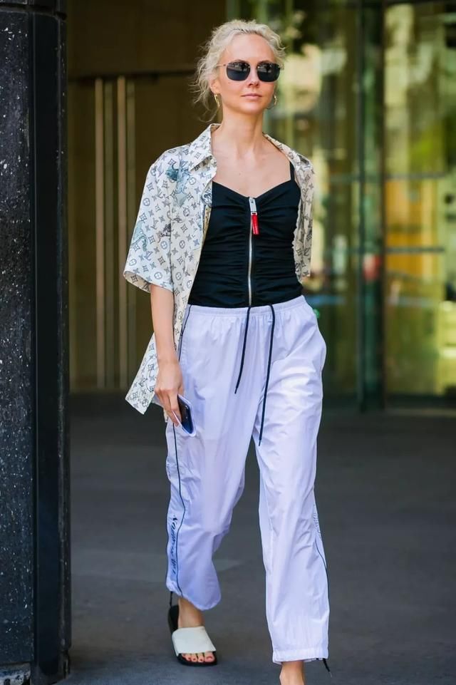 买来只穿过两次的运动服，还能这么搭？