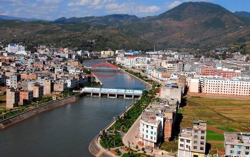 生活在农村手里有二十万，是在县城里买房还是存起来呢？该看看！